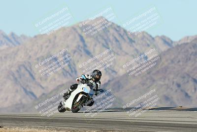 media/Dec-01-2025-Moto Forza (Mon) [[2daa91e15f]]/3-Beginner Group/Session 4 Turn 9/